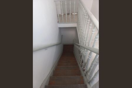 Casa para alugar com 75m², 3 quartos e sem vaga Casa para alugar com 75m², 3 quartos e sem vagaEscada