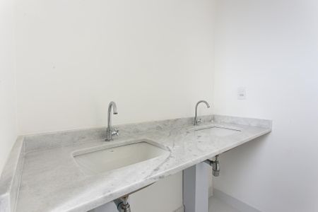 Apartamento à venda com 76m², 2 quartos e 1 vagaBanheiro da Suíte 1