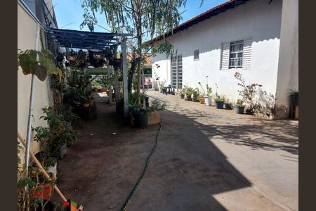 Casa à venda com 98m², 3 quartos e 5 vagas