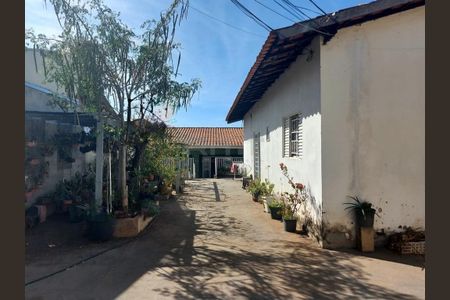 Casa à venda com 98m², 3 quartos e 5 vagas