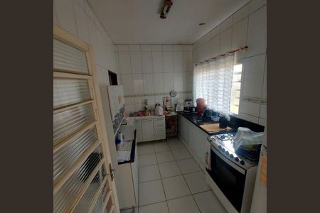 Casa à venda com 98m², 3 quartos e 5 vagas