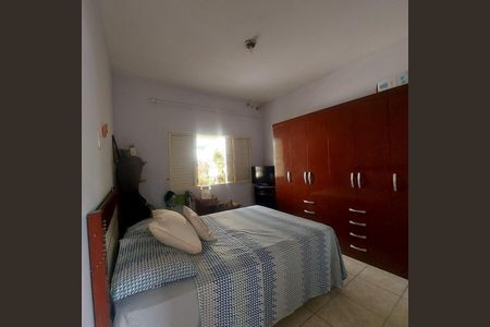 Casa à venda com 98m², 3 quartos e 5 vagas