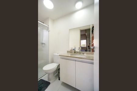 Apartamento à venda com 67m², 2 quartos e 1 vaga Apartamento à venda com 67m², 2 quartos e 1 vagaBanheiro da suíte