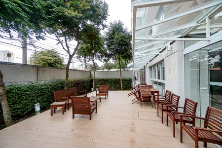 Apartamento à venda com 67m², 2 quartos e 1 vaga Apartamento à venda com 67m², 2 quartos e 1 vagaÁrea externa do salão de festas