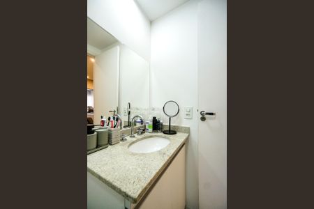 Apartamento à venda com 67m², 2 quartos e 1 vaga Apartamento à venda com 67m², 2 quartos e 1 vagaBanheiro social