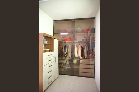 Casa para alugar com 450m², 4 quartos e sem vagaQuarto 