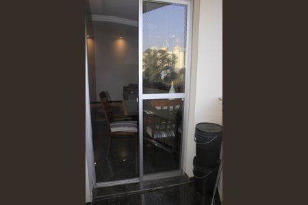 Apartamento à venda com 67m², 2 quartos e 1 vagaVaranda