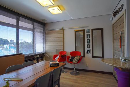 Casa à venda com 275m², 3 quartos e 5 vagasEscritório - Segundo Andar