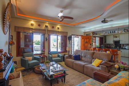 Casa à venda com 275m², 3 quartos e 5 vagasSala