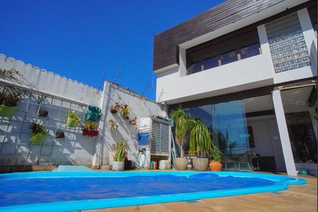 Casa à venda com 275m², 3 quartos e 5 vagasQuintal - Piscina
