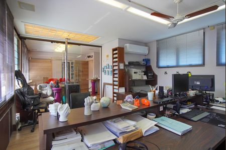 Casa à venda com 275m², 3 quartos e 5 vagasEscritório - Segundo Andar