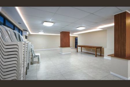 Apartamento à venda com 64m², 2 quartos e 1 vaga Apartamento à venda com 64m², 2 quartos e 1 vagaÁrea comum - Salão de festas