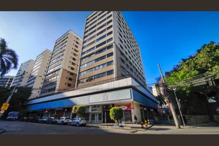 Apartamento à venda com 64m², 2 quartos e 1 vaga Apartamento à venda com 64m², 2 quartos e 1 vagaFachada e portaria