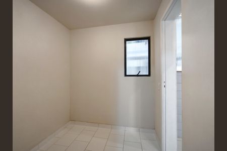 Apartamento à venda com 64m², 2 quartos e 1 vaga Apartamento à venda com 64m², 2 quartos e 1 vagaQuarto de Serviço