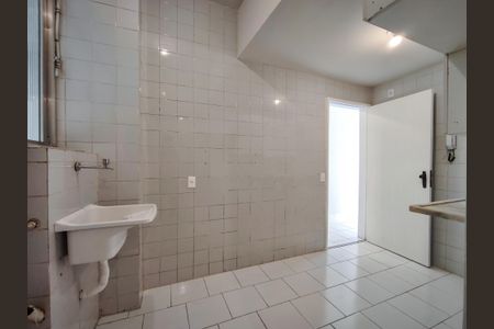 Apartamento à venda com 64m², 2 quartos e 1 vaga Apartamento à venda com 64m², 2 quartos e 1 vagaCozinha e Área de Serviço