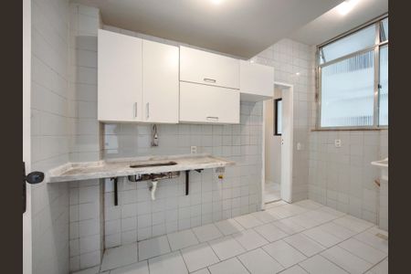 Apartamento à venda com 64m², 2 quartos e 1 vaga Apartamento à venda com 64m², 2 quartos e 1 vagaCozinha e Área de Serviço