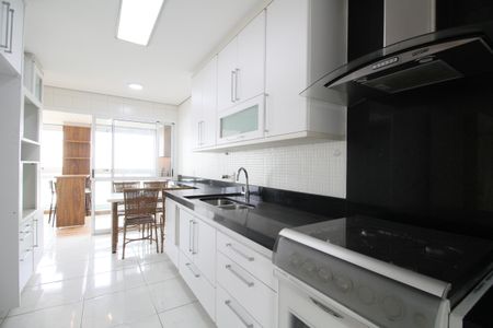 Apartamento à venda com 177m², 4 quartos e 3 vagasCozinha
