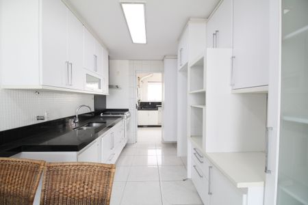 Apartamento à venda com 177m², 4 quartos e 3 vagasCozinha