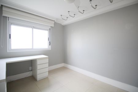 Apartamento à venda com 177m², 4 quartos e 3 vagasQuarto 2