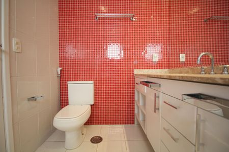 Apartamento à venda com 177m², 4 quartos e 3 vagasBanheiro do Quarto 4