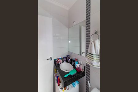 Casa de condomínio à venda com 70m², 2 quartos e 1 vaga Casa de condomínio à venda com 70m², 2 quartos e 1 vagaBanheiro da Suíte 1