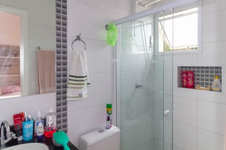 Casa de condomínio à venda com 70m², 2 quartos e 1 vaga Casa de condomínio à venda com 70m², 2 quartos e 1 vagaBanheiro da Suíte 1