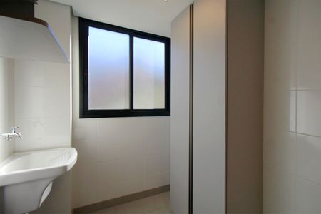 Apartamento à venda com 79m², 2 quartos e 2 vagasÁrea de Serviço