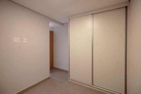 Apartamento à venda com 79m², 2 quartos e 2 vagasQuarto 