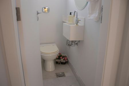 Apartamento à venda com 170m², 4 quartos e 2 vagasBanheiro Social