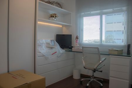 Apartamento à venda com 170m², 4 quartos e 2 vagasQuarto 2