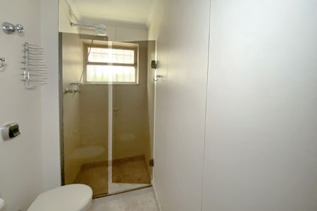 Apartamento à venda com 150m², 4 quartos e 2 vagas Apartamento à venda com 150m², 4 quartos e 2 vagasBanheiro da Suíte