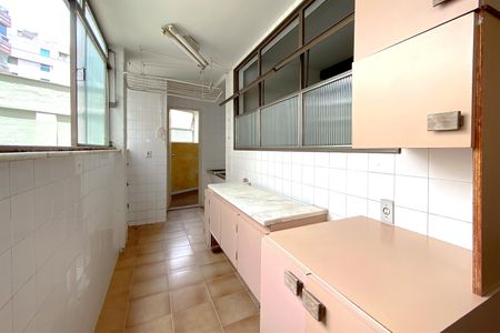 Apartamento à venda com 150m², 4 quartos e 2 vagas Apartamento à venda com 150m², 4 quartos e 2 vagasÁrea de Serviço