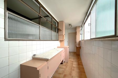 Apartamento à venda com 150m², 4 quartos e 2 vagas Apartamento à venda com 150m², 4 quartos e 2 vagasÁrea de Serviço