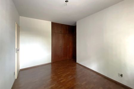 Apartamento à venda com 150m², 4 quartos e 2 vagas Apartamento à venda com 150m², 4 quartos e 2 vagasSuíte