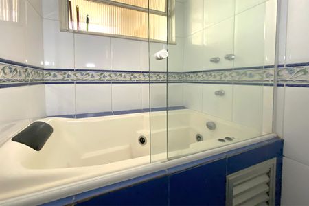 Apartamento à venda com 150m², 4 quartos e 2 vagas Apartamento à venda com 150m², 4 quartos e 2 vagasBanheiro Social