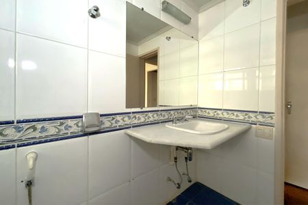 Apartamento à venda com 150m², 4 quartos e 2 vagas Apartamento à venda com 150m², 4 quartos e 2 vagasBanheiro Social