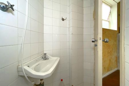 Apartamento à venda com 150m², 4 quartos e 2 vagas Apartamento à venda com 150m², 4 quartos e 2 vagasBanheiro de Serviço