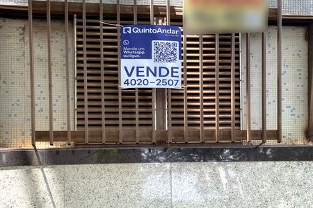 Apartamento à venda com 150m², 4 quartos e 2 vagas Apartamento à venda com 150m², 4 quartos e 2 vagasPlaca