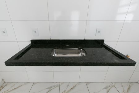 Apartamento à venda com 44m², 2 quartos e 1 vagaCozinha - Pia