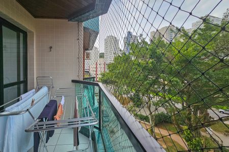 Apartamento para alugar com 70m², 2 quartos e 1 vagavaranda