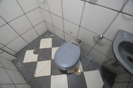 Banheiro de kitnet/studio para alugar com 1 quarto, 27m² em Cidade Universitária, Campinas