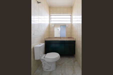 Casa à venda com 230m², 3 quartos e 2 vagas Casa à venda com 230m², 3 quartos e 2 vagasBanheiro Social