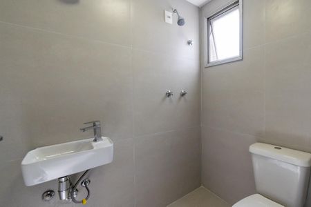 Apartamento à venda com 61m², 3 quartos e 1 vaga Apartamento à venda com 61m², 3 quartos e 1 vagaBanheiro Social