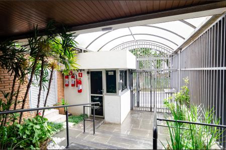 Apartamento à venda com 61m², 3 quartos e 1 vaga Apartamento à venda com 61m², 3 quartos e 1 vagaFachada