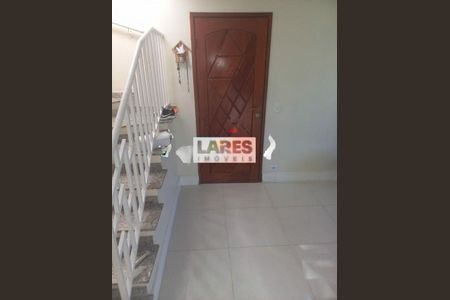 Casa à venda com 136m², 3 quartos e 5 vagas