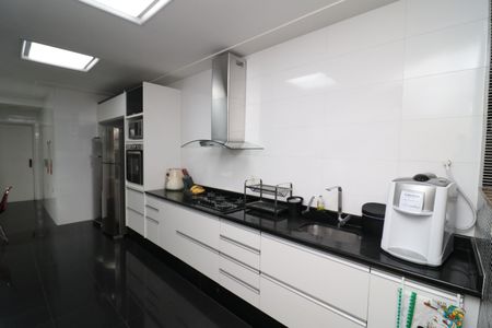 Apartamento à venda com 154m², 4 quartos e 2 vagasCozinha