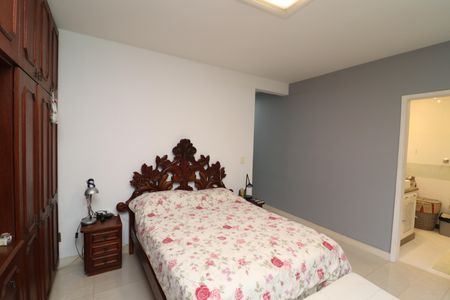 Apartamento à venda com 154m², 4 quartos e 2 vagasSuíte