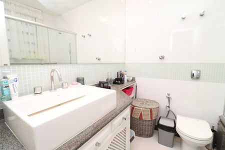 Apartamento à venda com 154m², 4 quartos e 2 vagasBanheiro da Suíte