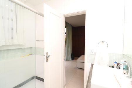 Apartamento à venda com 154m², 4 quartos e 2 vagasBanheiro da Suíte