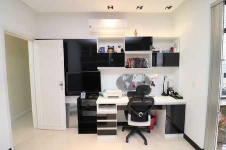 Apartamento à venda com 154m², 4 quartos e 2 vagasQuarto 2